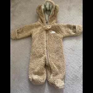 4/$10 Carters Bear Suit size NB